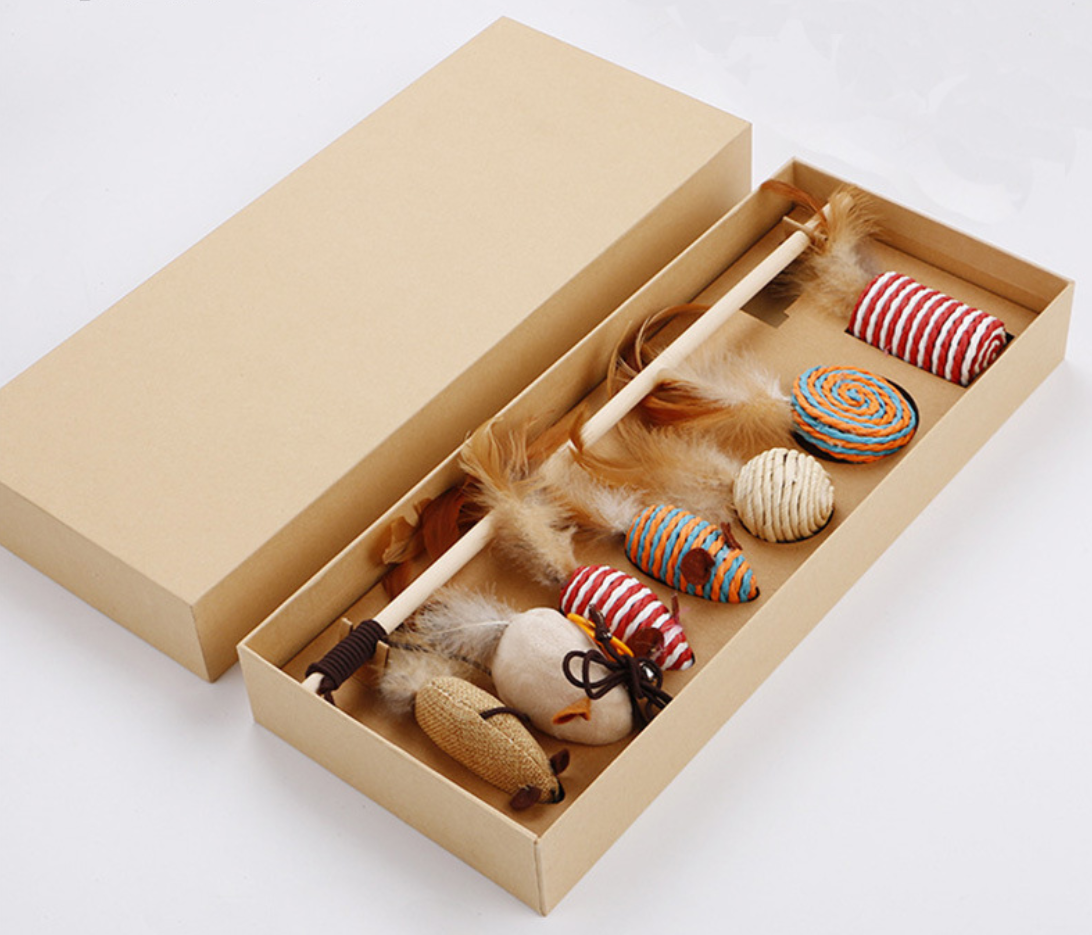 TOMI Pets Katzenspielzeug- Set Flo Angel Feder Ball Maus Bunt Sisal Holzangel